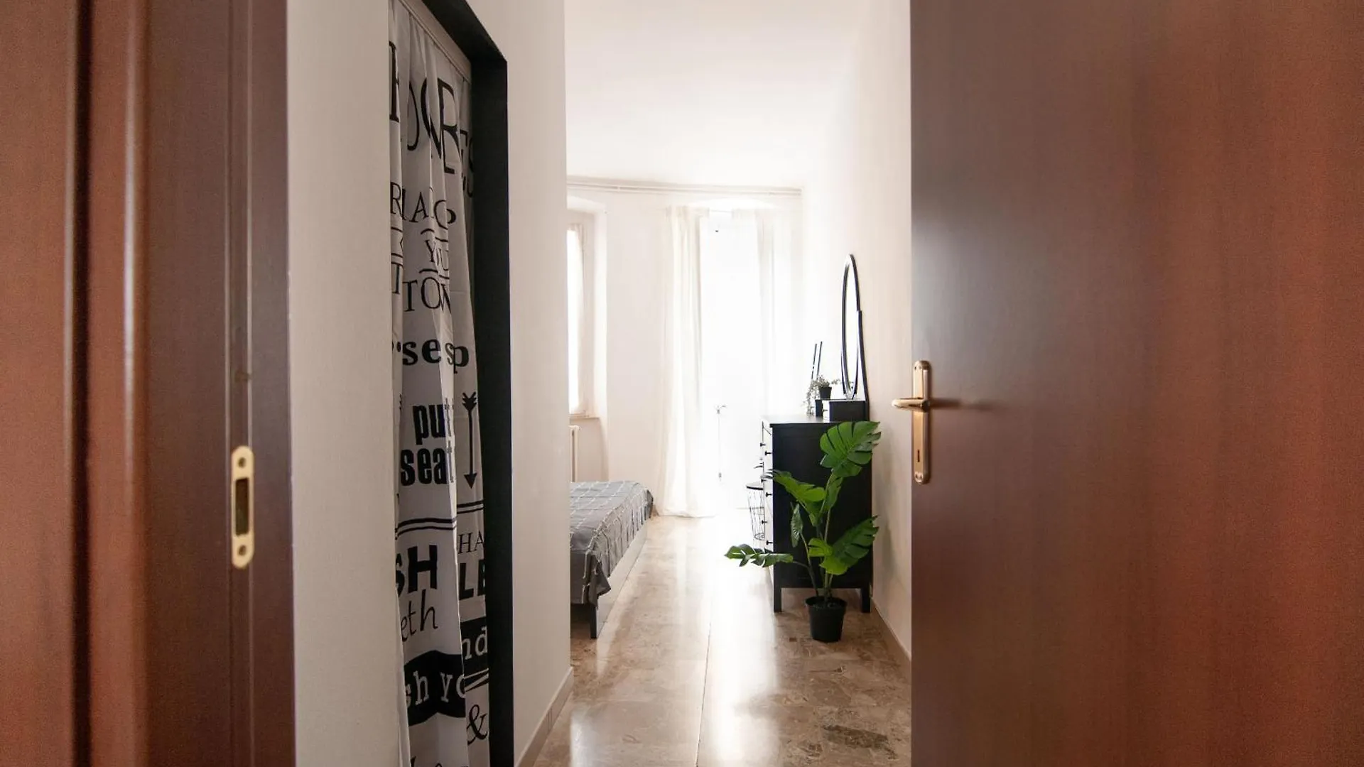 Apartments Bergamo New York Style 2 Bed 0*,
